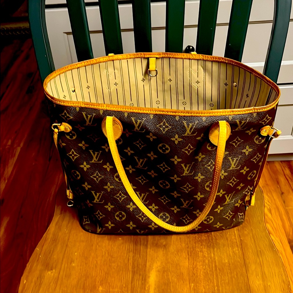 Louis Vuitton neverfull MM (sold to rebag))